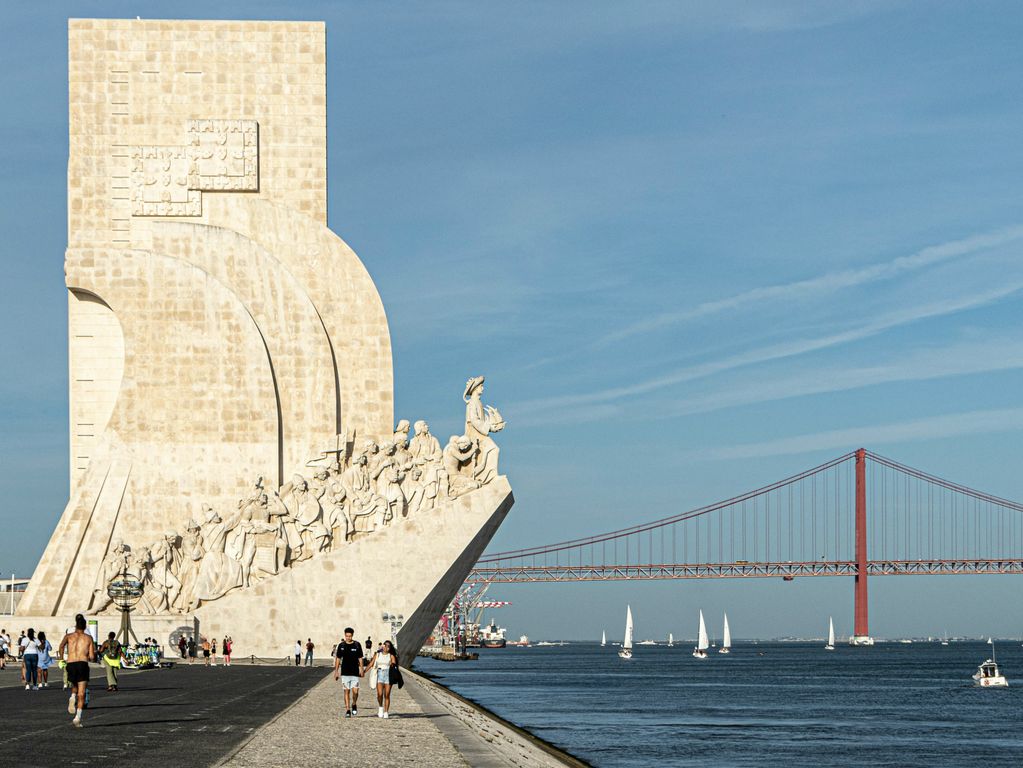 Lissabon boulevard en Vasco da Gamabrug